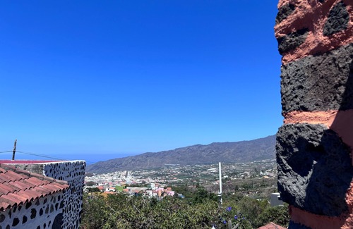 El Paso Cottage | Sombrero de Pico C, with shared swimming pool in El Paso, island of La Palma