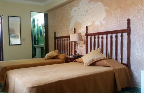 Trinidad House | Sombrilla ft Conjunto Kara-Lis