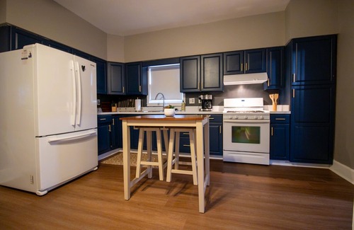 Evansville House | Something to talk about in Haynie's Corner! Walk anywhere, sleeps 6!