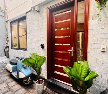 Old Quarter Apartment | Something