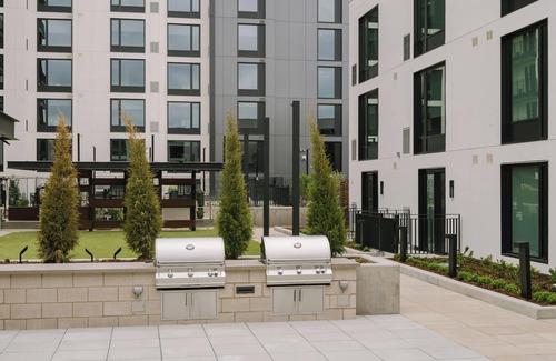 Jefferson Park Apartment | Sonder at Skyline | Accessible Two-Bedroom Apartment w/Balcony