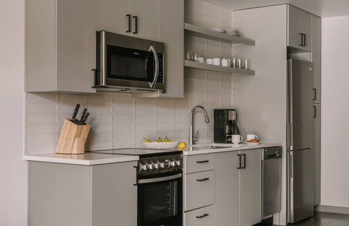 Jefferson Park Apartment | Sonder at Skyline | One-Bedroom Apartment