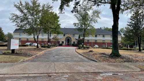 Ellendale Hotel | Sonesta Simply Suites Memphis