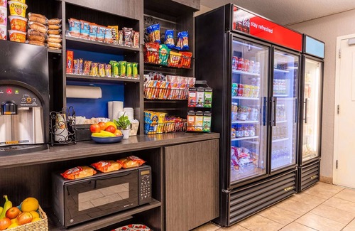 South Hills Hotel | Sonesta Simply Suites Pittsburgh Airport