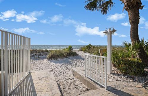 Belleair Beach Apartment | Sonrisa Unit-3/Lovely Condo , 2 Bedrooms-2Baths