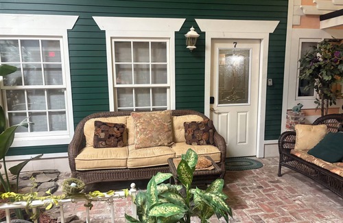 Lorain Apartment | Soothing 3-bedroom apartment with AC in Lorain