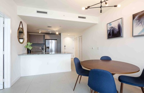 Doral Apartment | Sophisticated 1BR | Top Location in Downtown Doral