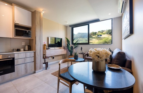 Port Zimbali Apartment | Sophisticated and Cozy 2 Bed - 230 Boulevard Suites