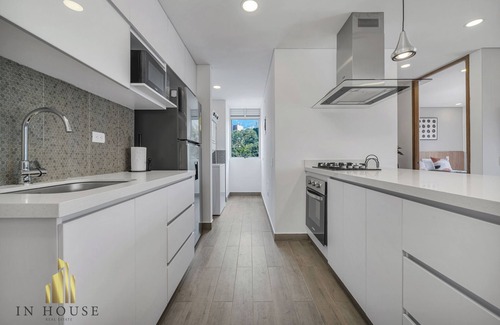 El Castillo Apartment | Sophisticated Apt with AC & gym - Campestre 704