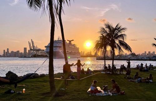 South Pointe Apartment | South Beach Suite in South of Fifth Neighborhood Across from Miami's Best Beach