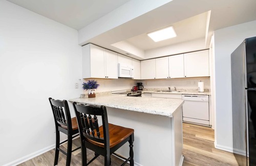 Raintree House | SOUTH CHARLOTTE GETAWAY 3BR BY CABERT