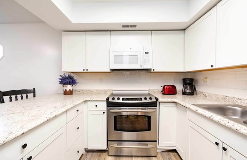 Raintree House | SOUTH CHARLOTTE GETAWAY 3BR BY CABERT