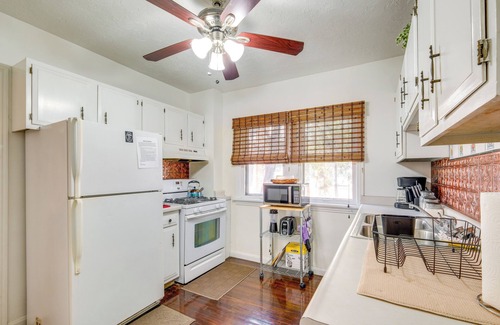 Cleveland Heights Apartment | South Euclid Apt < 10 Mi to Downtown Cleveland!