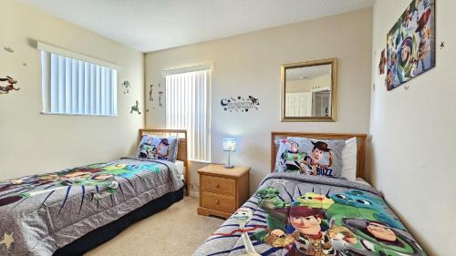 Calabay Parc House | South face Private spa and pool, games room, WiFi, washer dryer, 11 miles to Disney