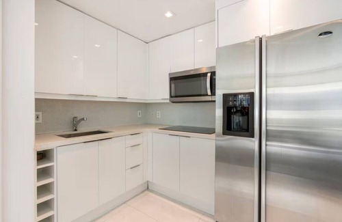 South of Fifth Condo | South of 5th Oceanfront W/Balcony Beach Access