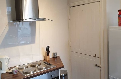 South Shields Apartment | South Shield's Hidden Gem Garnet 3 Bedroom Apartme