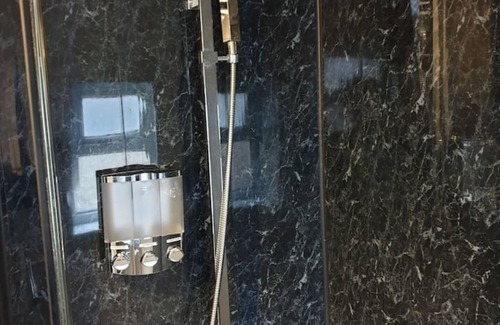 South Shields Apartment | South Shield's Hidden Gem Garnet 3 Bedroom Apartme