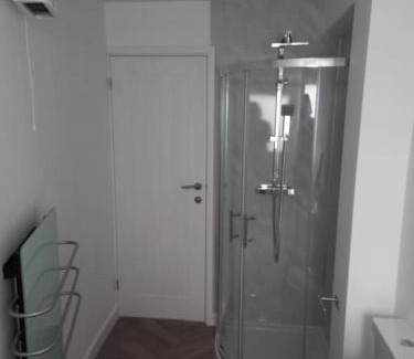 Southend-on-Sea Apartment | Southend Airport Ground Floor Studio, with parking