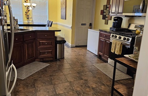 Prichard House | Southern Charm w/Fireplace- 3BR/2BA Home Near Mobile