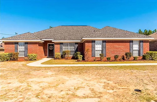 Prichard House | Southern Charm w/Fireplace- 3BR/2BA Home Near Mobile