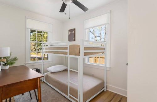 North Charleston House | Southern Charm with Hot Tub 10 min from Downtown!