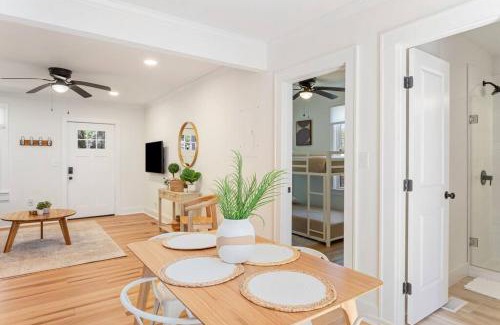 North Charleston House | Southern Charm with Hot Tub 10 min from Downtown!