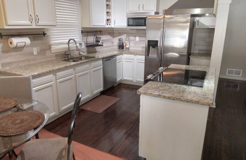 Conyers House | Southern Ranch with Private Parking and Fence.