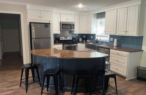 North Charleston House | Southern Serenity | Private Pool! | Game Room