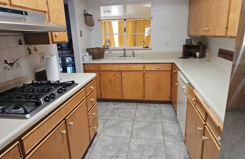 Green Valley House | Southwest Adobe in charming old time traditional southwest community.