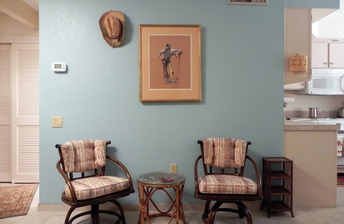 Green Valley Condo | Southwest Serenity in Central Green Valley