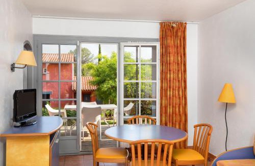 Boulouris-sur-Mer Resort | SOWELL RESIDENCES Chênes Verts