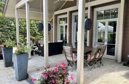 St. Helena House | Spa-Like Paradise Walking Distance To Wineries, Shops, No Final Cleaning Fee