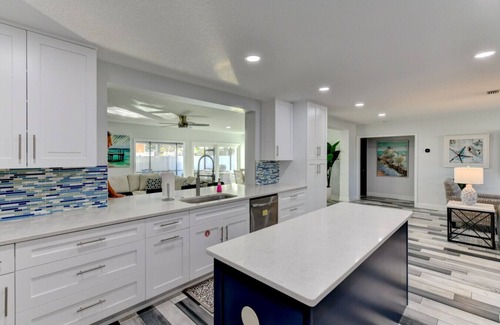 Palma Sola House | Spa+Pool+Yard Games+2 Master+Upscale Area+Spacious