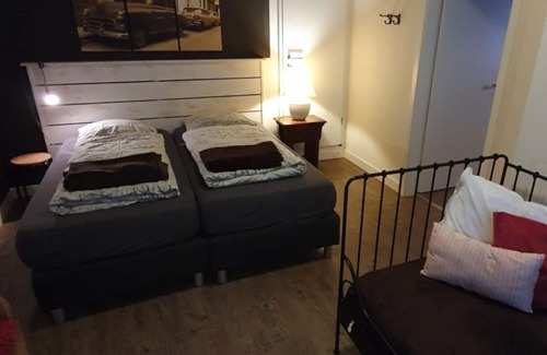 Senheim Condo | Space for up to 3 people and your beloved four-legged friend