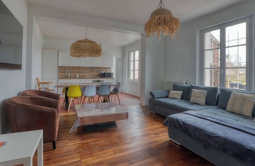 Saint-Germain-la-Poterie House | Spacious house for 8 people with garden