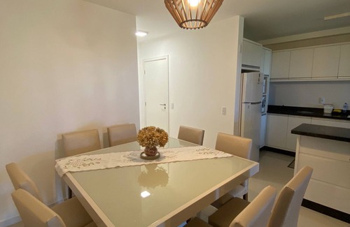 Governador Celso Ramos Apartment | Spacious apartment 200 meters from Palmas Beach for 12 people