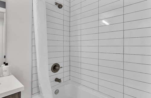 Zephyrhills West Apartment | Spacious 1 BDR Condo with access to Pickleball, Padel, Tennis, Wellness Center and nearby Golf!