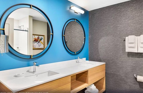 Castleberry Hill Resort | Spacious 1BDRM in Atlanta! Across street fro Centennial Park