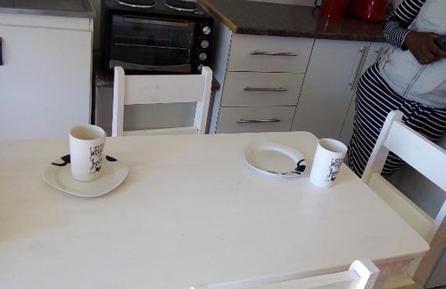 Vredenburg House | Spacious 1bed + braai 13km to Paternoster beach