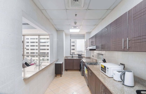 Al Barsha 1 Apartment | Spacious 2 Bed in Al Barsha Sleeps 4 with Balcony