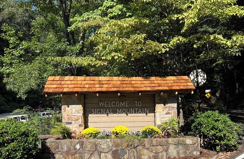 Lupton City Apartment | Spacious 2-bedroom apartment in Signal Mountain only 15 minutes from downtown!