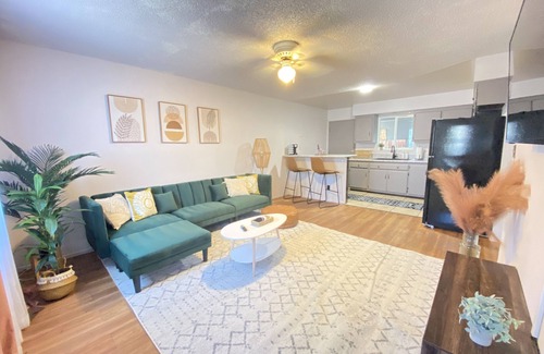 Central Alameda House | Spacious 2 bedroom home in the heart of Los Angeles