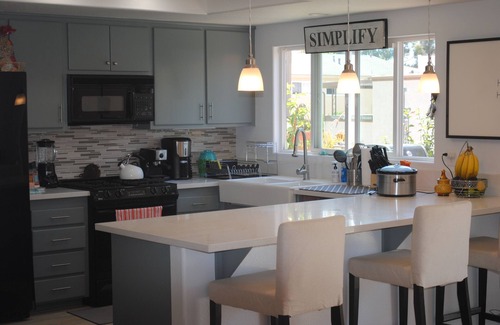 South Redondo House | SPACIOUS 2 BEDROOM BEACH HOUSE, WALK TO EVERYTHING!