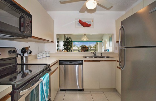 Lely Golf Estates Condo | Spacious 2 beds/2baths condo- near Lely Country Club w/relaxing lanai!