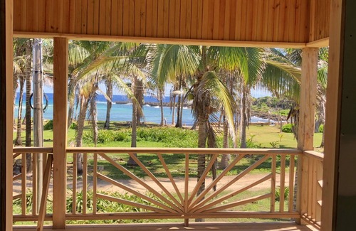Isla de Utila Villa | Spacious 2 or 3 BR ocean side home with pool - private lot & panoramic views.