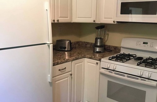 Forest Hills Apartment | Spacious, 2 story apt with amenities! US OPEN