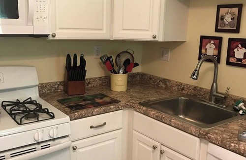 Forest Hills Apartment | Spacious, 2 story apt with amenities! US OPEN