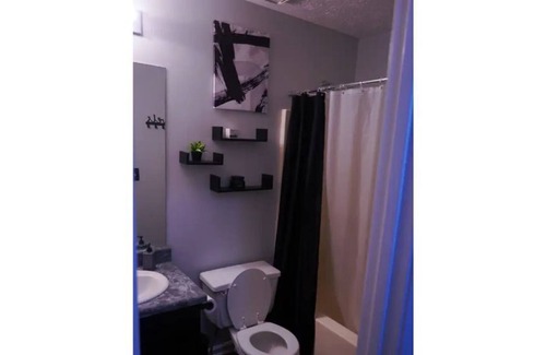 Auburn House | Spacious 2 Story HOUSE w/ Theatre Room