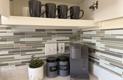 Huntcliff House | Spacious 2bed + 2bath Townhome - Minutes to Fort Jackson - King Bed