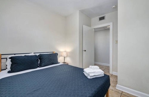 Anniston Apartment | Spacious 3 Bd, centrally located